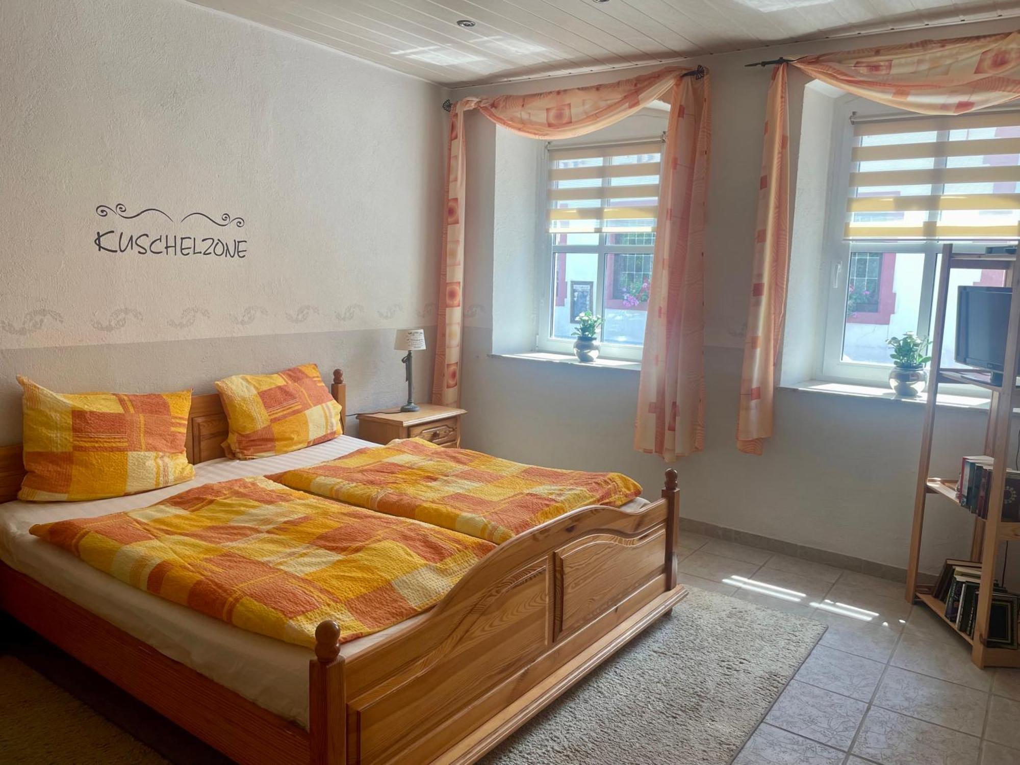 Ferienwohnung Minnies-Schiefertraum Brauneberg Bagian luar foto